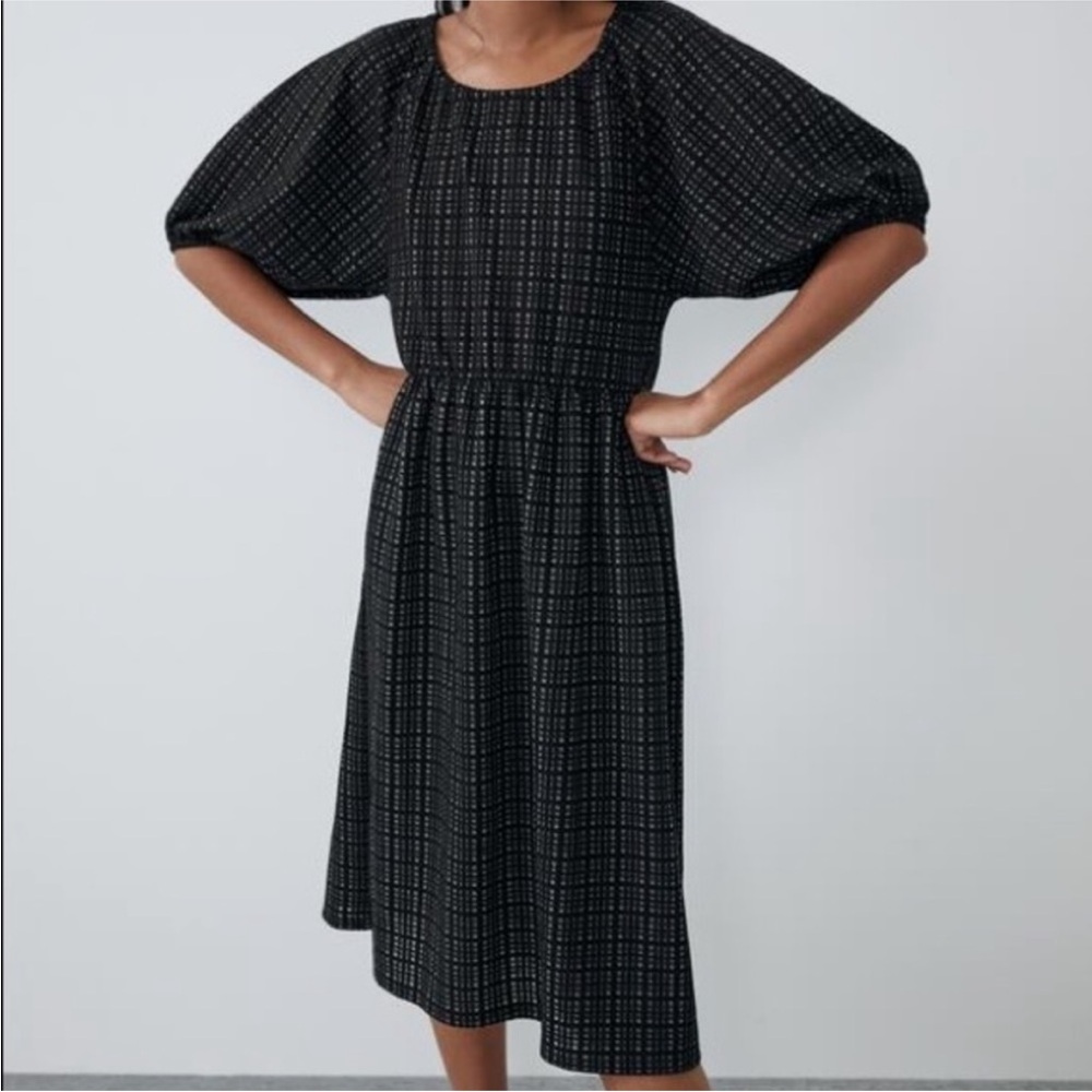 ZARA black and white textured puff sleeve dress size Small